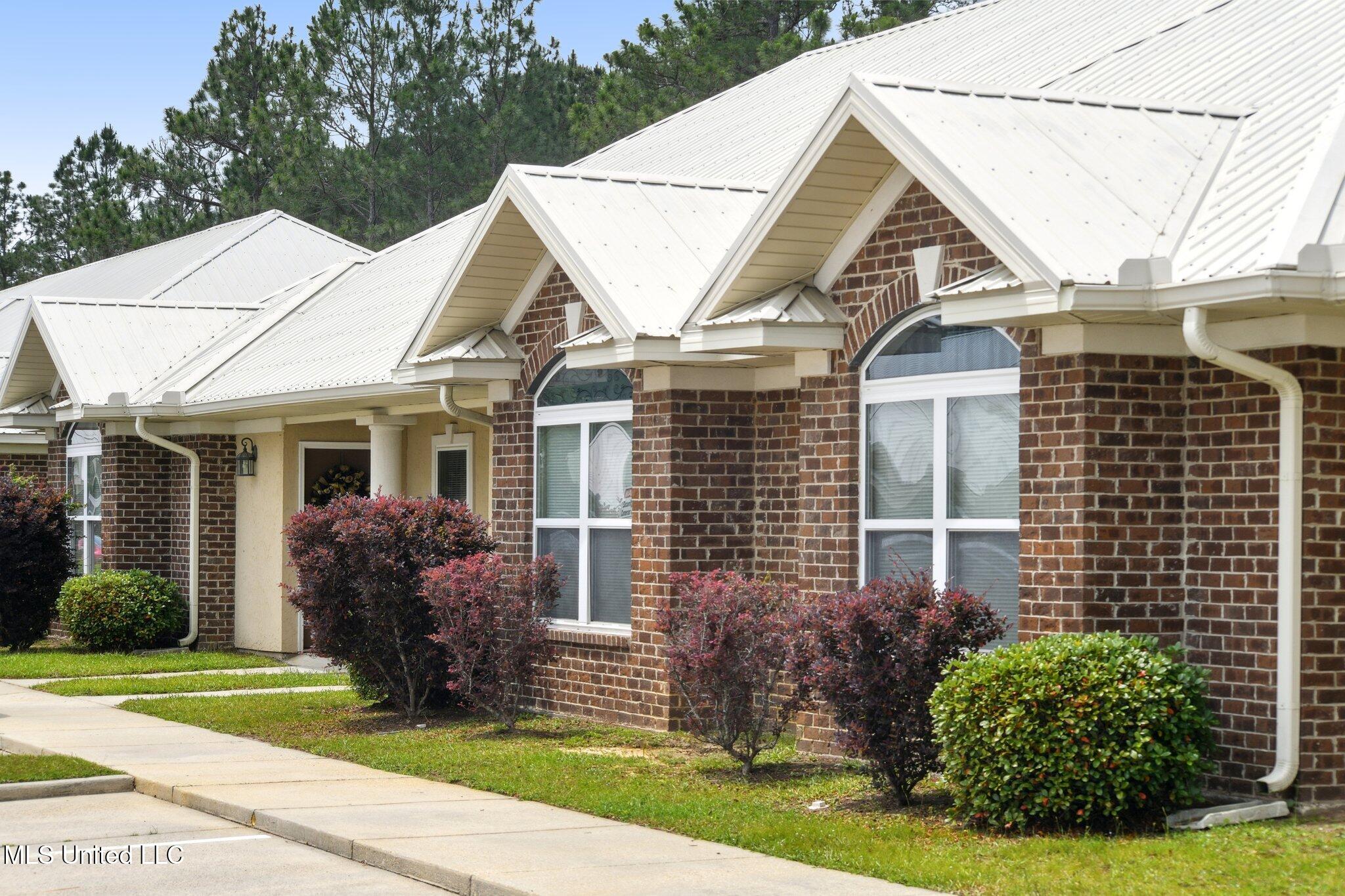 6147 Firestone Street, Unit B 1 Ocean Springs, MS 39564 - Photo 2 of 23 025