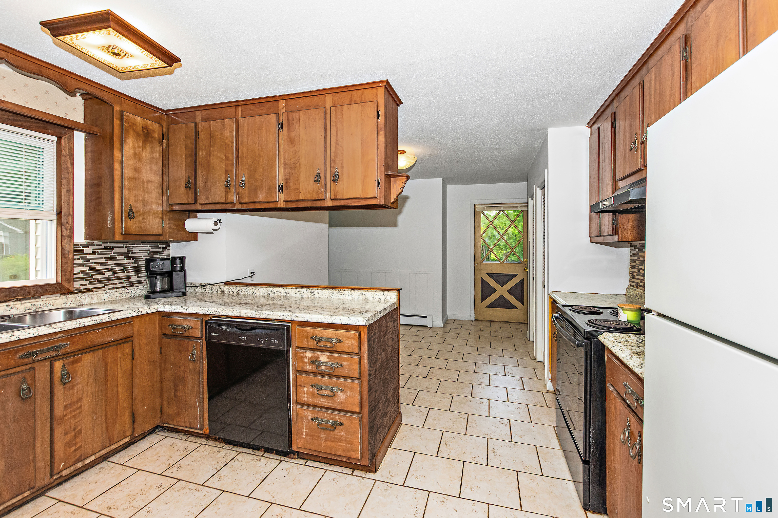 131 Canterbury Road Plainfield, CT 06374 - Photo 5 of 26