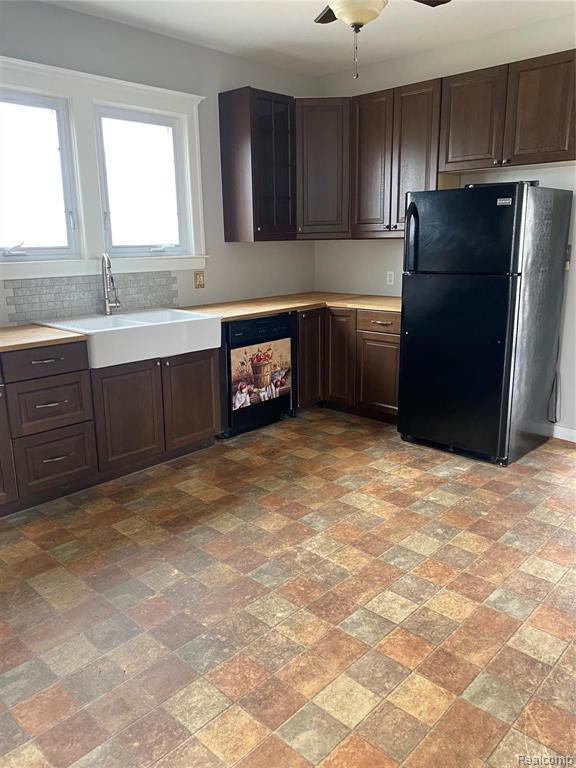 7315 Weingartz Street Center Line, MI 48015 - Photo 8 of 23