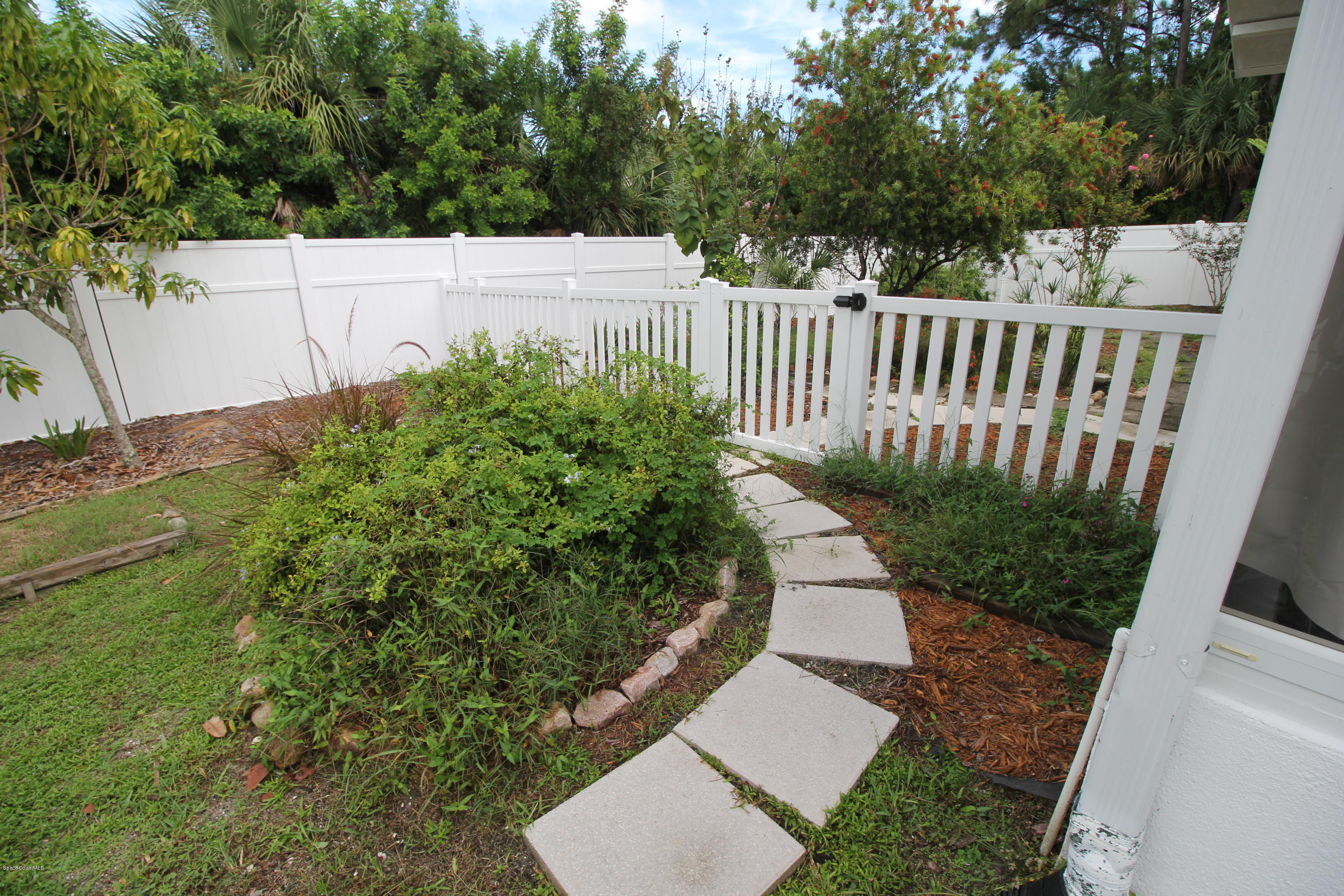 701 Raleigh Road Southeast Palm Bay, FL 32909 - Photo 33 of 39 IMG_4324