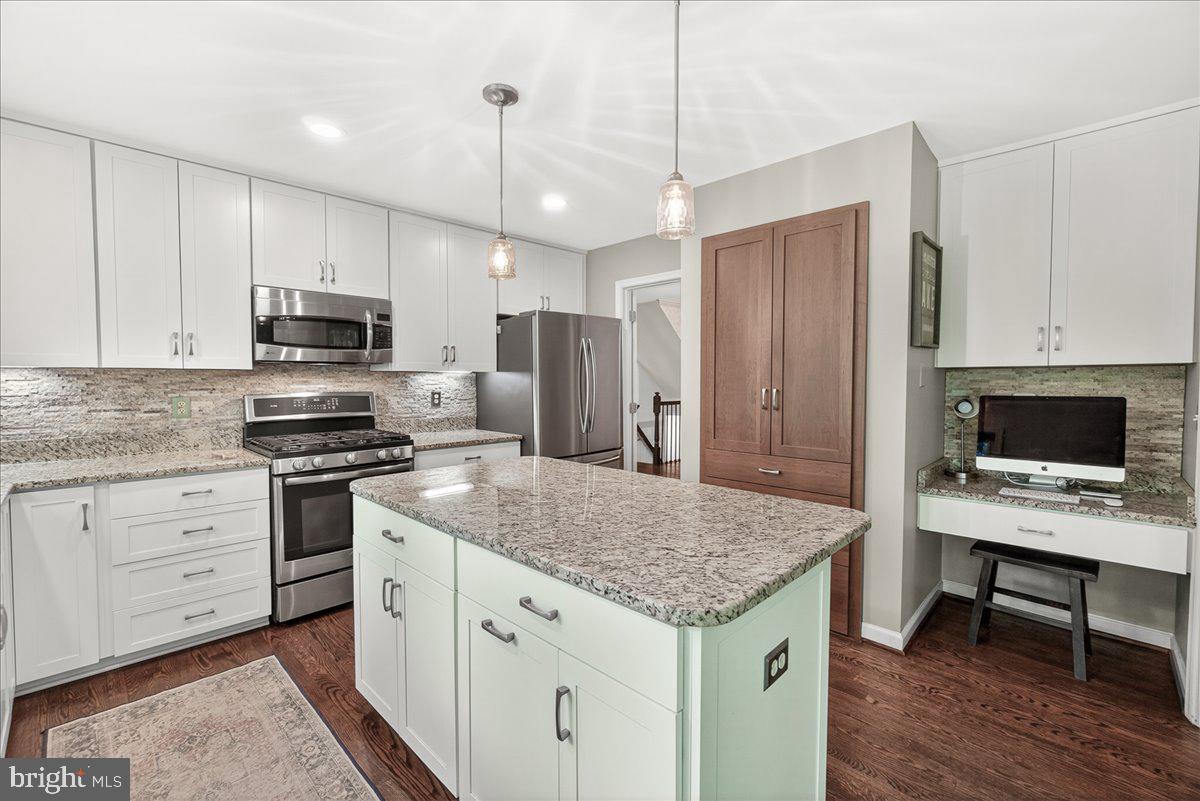 10490 Lakeridge Court New Market, MD 21774 - Photo 17 of 79 Custom built in cabinet
