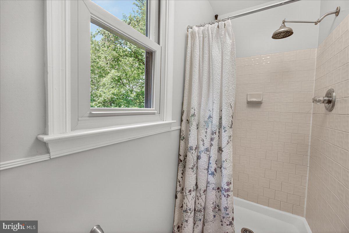 10490 Lakeridge Court New Market, MD 21774 - Photo 34 of 79 Separate shower in primary bathroom