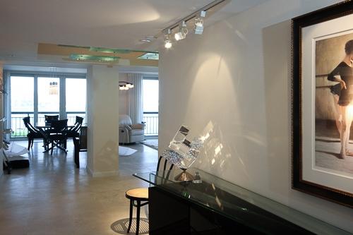 901 East Camino Real, Unit 3B Boca Raton, FL 33432 - Photo 11 of 20 Entry foyer to greatroom