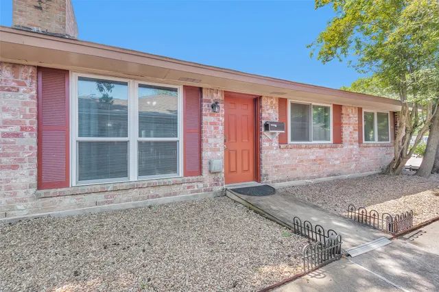 $1,595 | 4006 Blalock Road, Unit A, Houston, TX 77080