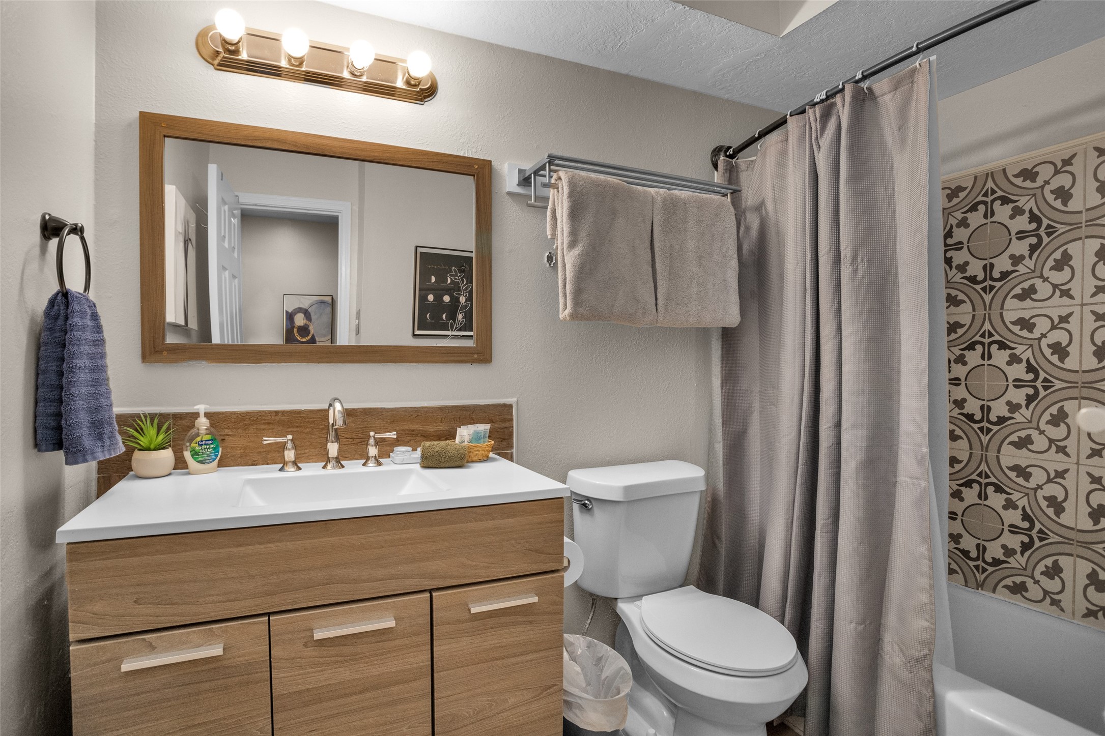 4006 Blalock Road, Unit A Houston, TX 77080 - Photo 9 of 29