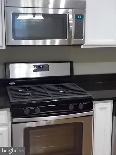 8035 North Boundary Road Baltimore, MD 21222 - Photo 13 of 27 Kitchen Stove and Microwave