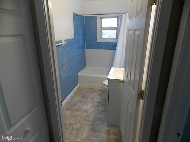 8035 North Boundary Road Baltimore, MD 21222 - Photo 19 of 27 Bath