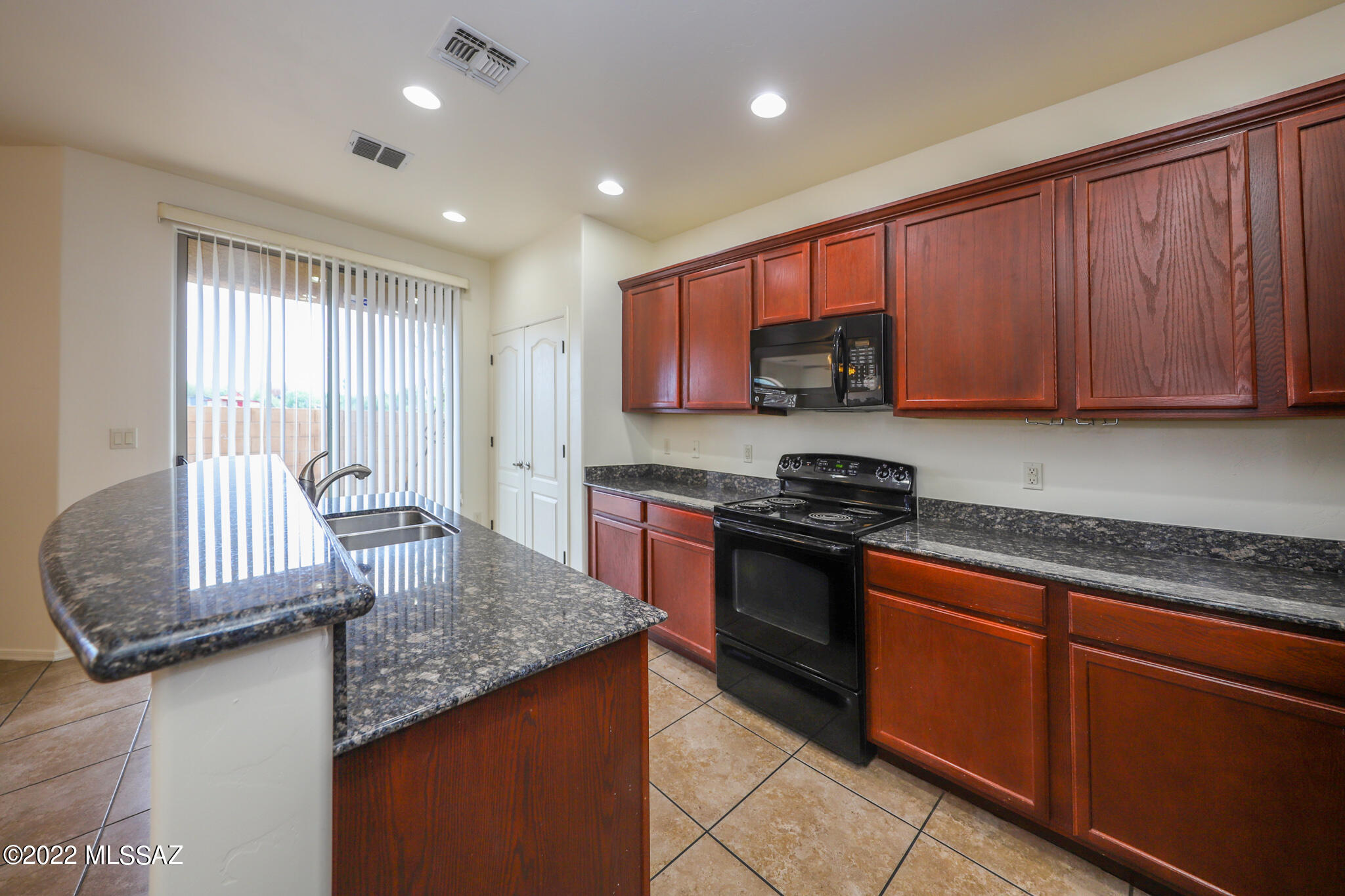5566 North Morning Spring Avenue Tucson, AZ 85741 - Photo 7 of 30