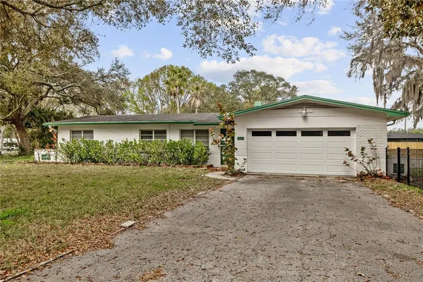 $2,900 | 12902 Forest Hills Drive, Tampa, FL 33612