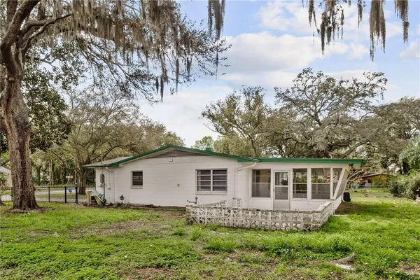 $2,900 | 12902 Forest Hills Drive, Tampa, FL 33612