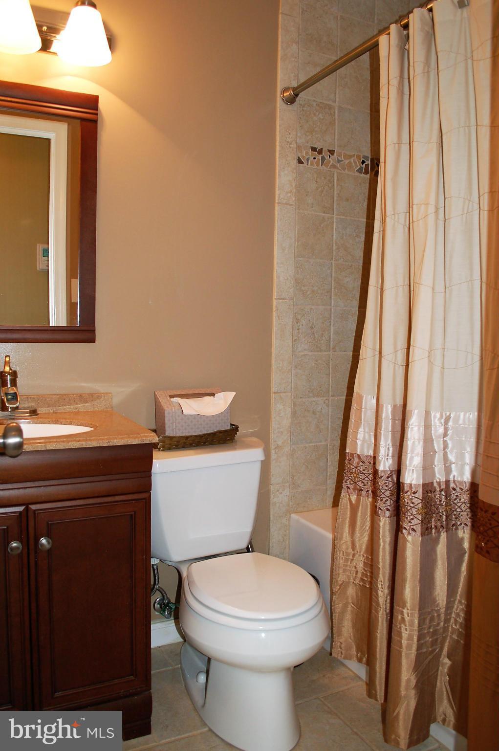 24034 Bush Hill Road Gaithersburg, MD 20882 - Photo 17 of 29 Bath
