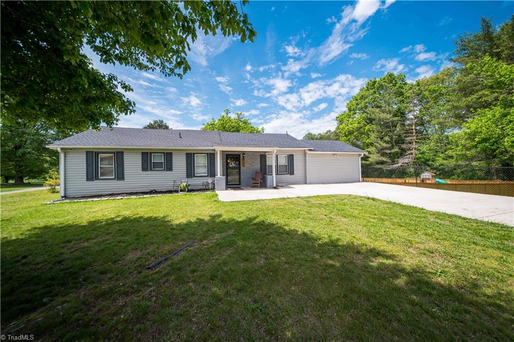 807 Rowe Road Lexington, NC 27295 - Photo 4 of 44 Gallery Image 4