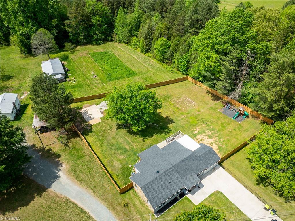807 Rowe Road Lexington, NC 27295 - Photo 6 of 44 Gallery Image 6