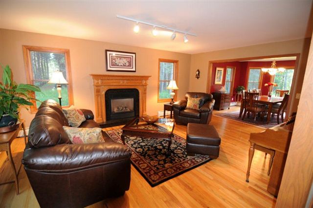 3227 Bunker Road Hibbing, MN 55746 - Photo 2 of 16