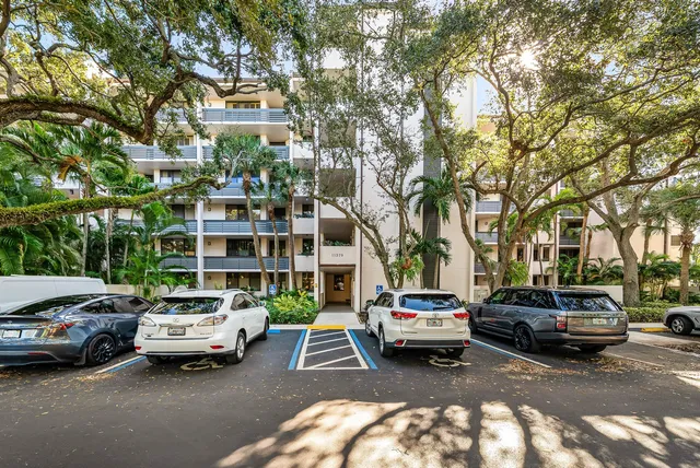 $4,250 | 11370 12 Oaks Way, Unit 418, North Palm Beach, FL 33408