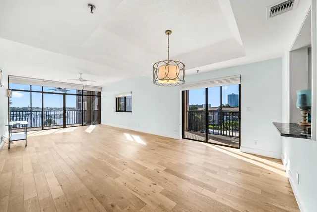 $4,250 | 11370 12 Oaks Way, Unit 418, North Palm Beach, FL 33408