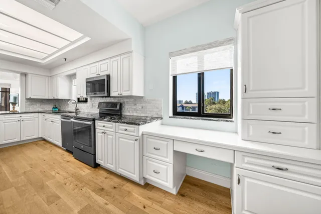 $4,250 | 11370 12 Oaks Way, Unit 418, North Palm Beach, FL 33408