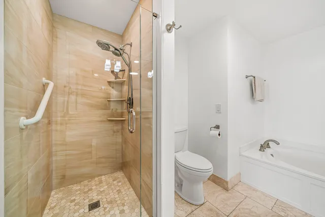 $4,250 | 11370 12 Oaks Way, Unit 418, North Palm Beach, FL 33408