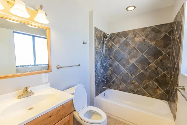 $2,700 | 8050 East Clarendon Avenue, Scottsdale, AZ 85251
