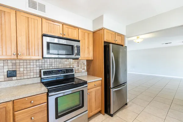 $2,700 | 8050 East Clarendon Avenue, Scottsdale, AZ 85251