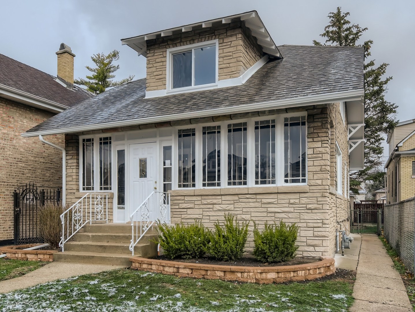 2333 Ridgeland Avenue Berwyn, IL 60402 - Photo 1 of 11 Gallery Image 1