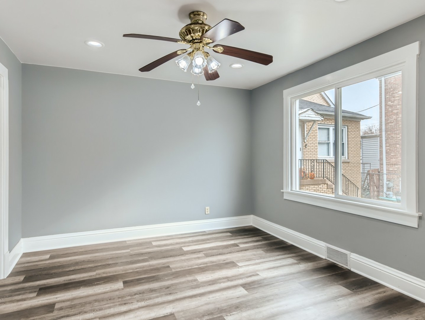 2333 Ridgeland Avenue Berwyn, IL 60402 - Photo 5 of 11 Gallery Image 5