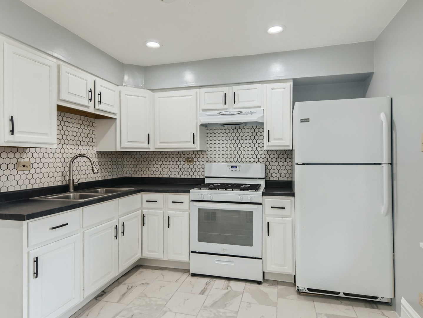 2333 Ridgeland Avenue Berwyn, IL 60402 - Photo 6 of 11 Gallery Image 6