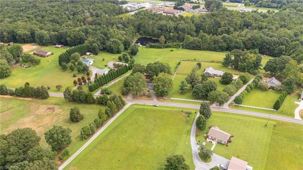 581 Williams Road Madison, NC 27025 - Photo 3 of 21 Gallery Image 3