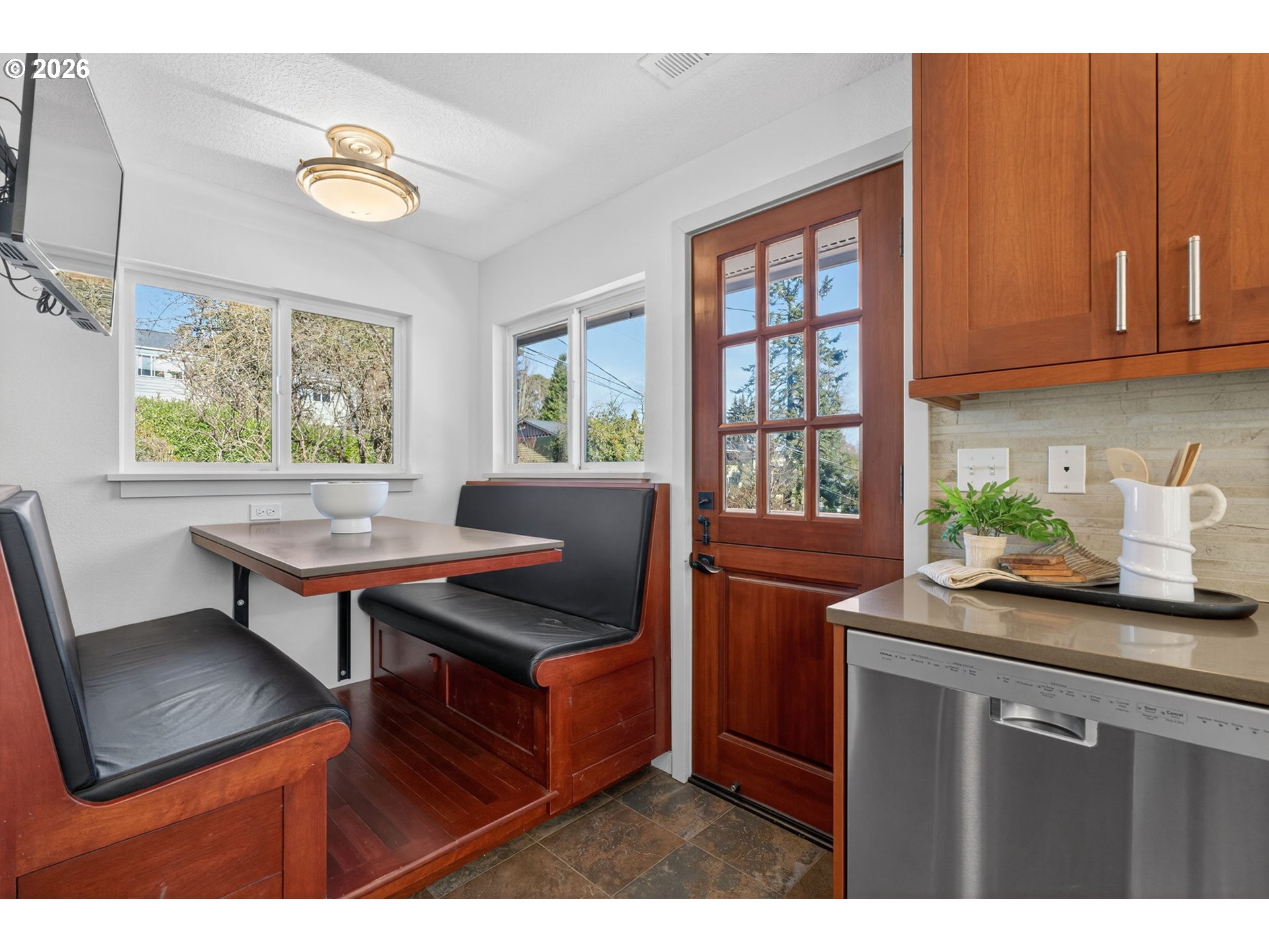 3226 Southwest Dolph Court Portland, OR 97219 - Photo 16 of 48 Gallery Image 16