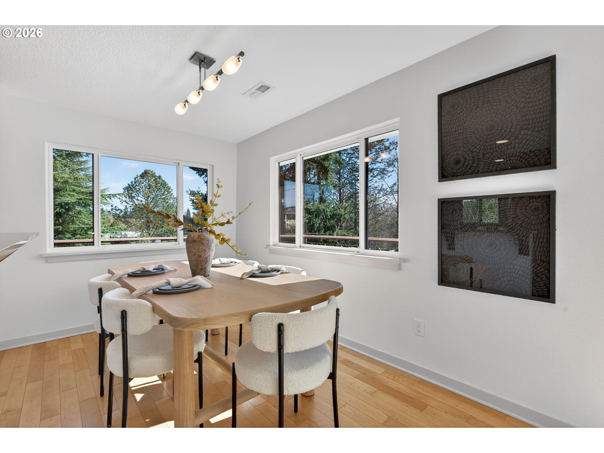 3226 Southwest Dolph Court Portland, OR 97219 - Photo 10 of 48 Gallery Image 10
