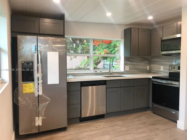 $3,100 | 8000 Northwest 12th Place, Miami, FL 33147