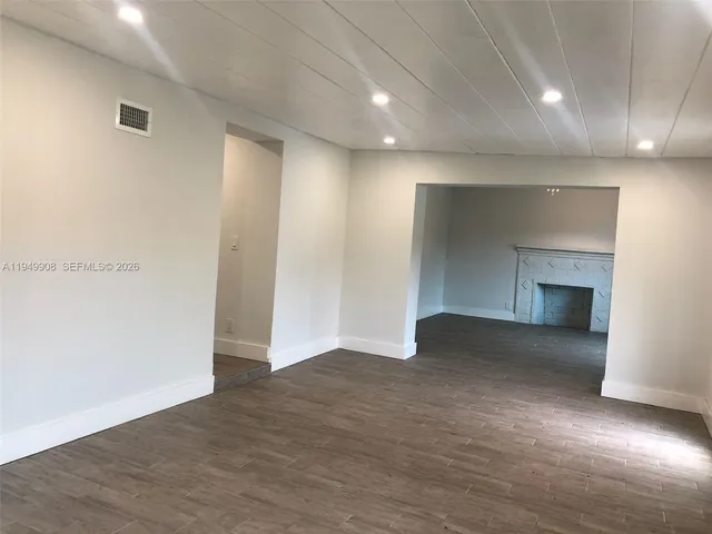 $3,100 | 8000 Northwest 12th Place, Miami, FL 33147