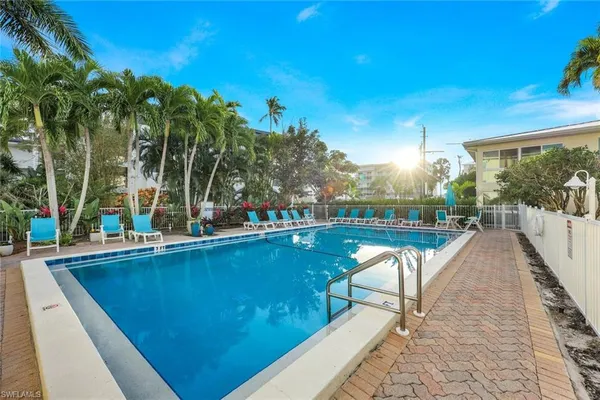 $3,450 | 1950 Gulf Shore Boulevard North, Unit 104, Naples, FL 34102