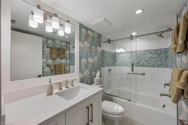 $3,450 | 1950 Gulf Shore Boulevard North, Unit 104, Naples, FL 34102