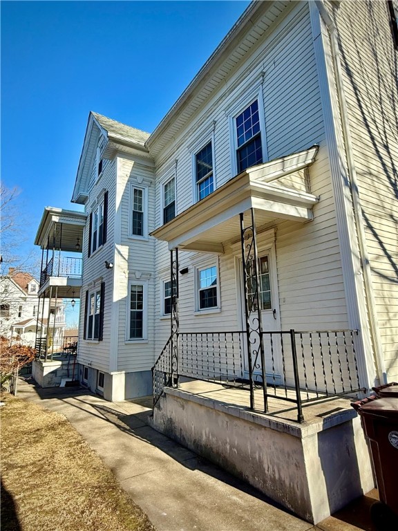 345 Carrington Avenue Woonsocket, RI 02895 - Photo 4 of 50