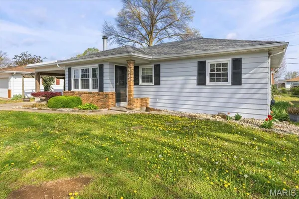 $249,000 | 317 West Field Drive, Red Bud, IL 62278