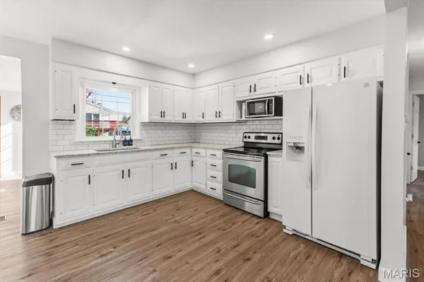 $242,000 | 317 West Field Drive, Red Bud, IL 62278