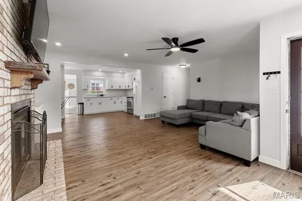 $242,000 | 317 West Field Drive, Red Bud, IL 62278