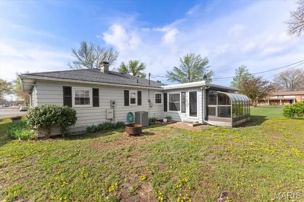 $249,000 | 317 West Field Drive, Red Bud, IL 62278