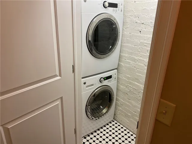 $2,500 | 90 East Market Street, Unit 2, Corning, NY 14830