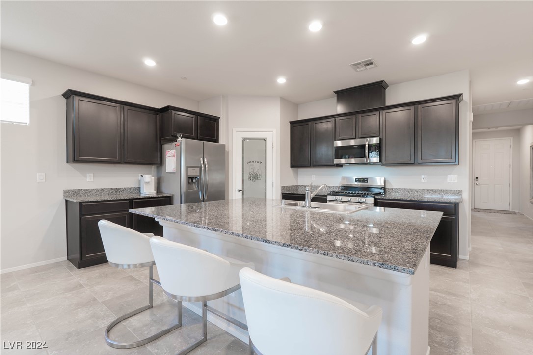 2137 Rio Rancho Pointe Place Henderson, NV 89002 - Photo 5 of 41 Gallery Image 5