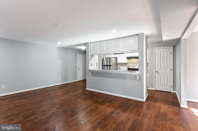 $2,350 | 4108 Monument Court, Unit 204, Fairfax, VA 22033