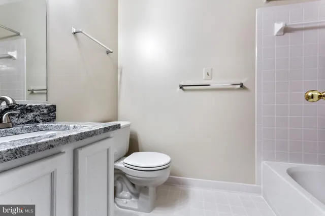 $2,350 | 4108 Monument Court, Unit 204, Fairfax, VA 22033