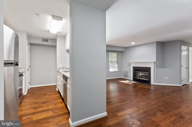 $2,350 | 4108 Monument Court, Unit 204, Fairfax, VA 22033