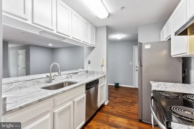 $2,350 | 4108 Monument Court, Unit 204, Fairfax, VA 22033