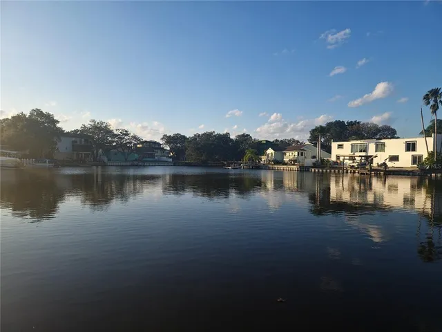 $1,300 | 4805 Highway 19 Alternate, Unit 215, Palm Harbor, FL 34683