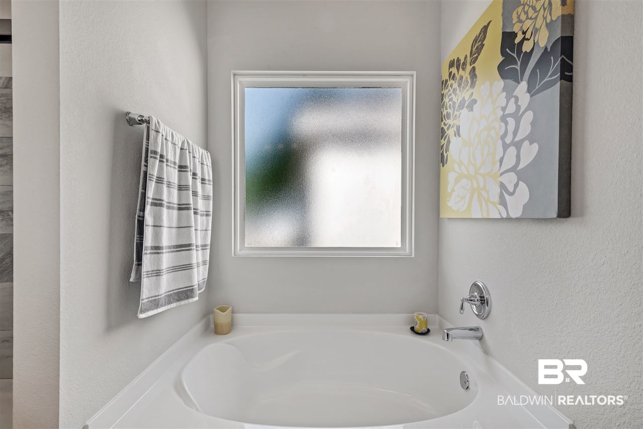 1240 Lavender Lane Foley, AL 36535 - Photo 19 of 47 Master Bath Garden Tub