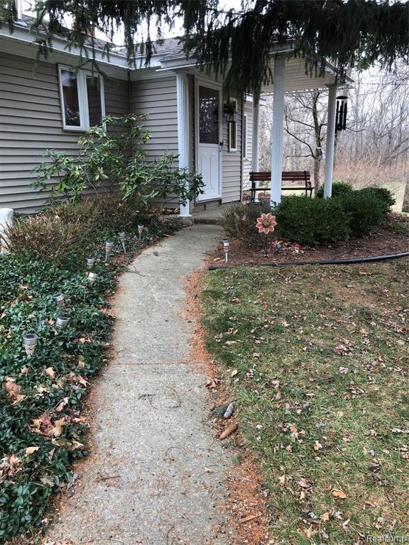 4784 Sutton Road Dryden, MI 48428 - Photo 4 of 69