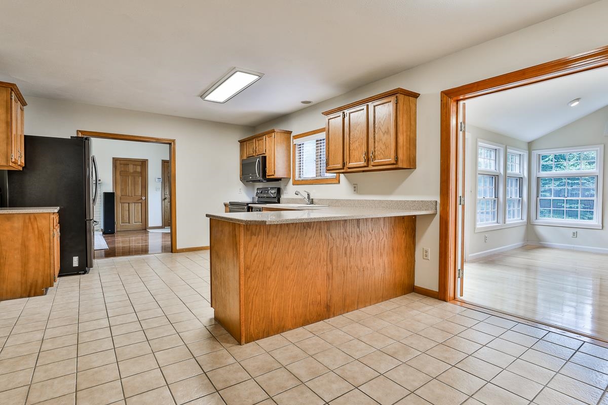 64 Woodward Road Merrimack, NH 03054 - Photo 10 of 38