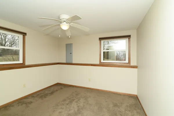 $3,200 | 1070 Center Drive, South Elgin, IL 60177